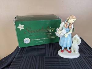 lot 20 image: Vintage Department 56 Snowbabies The Guest Collection The Wizard of Oz, Signed