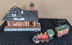 lot 72 image: Dept. 56 Dickens Village Station Chadbury Station with 3-Piece Train