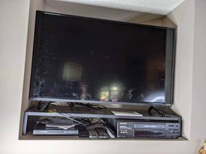 lot 268 image: 39-Inch Vizio TV, Orion Video Cassette Recorder and Memorex DVD Player
