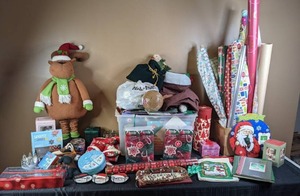 lot 330 image: Large Assortment of Christmas Items Decorations, Wrapping Paper, and More