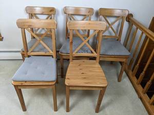 lot 75 image: Set of (5) X-Back Wooden Dining Chairs