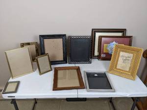 lot 60 image: Assortment of Wood and Decorative Picture Frames
