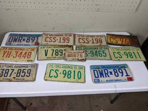 lot 126 image: Collection of (12) Vintage License Plates from Oklahoma and Minnesota