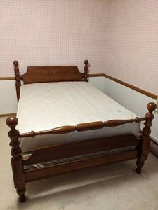 lot 132 image: Beautiful Solid Wood Full Size Bed Frame