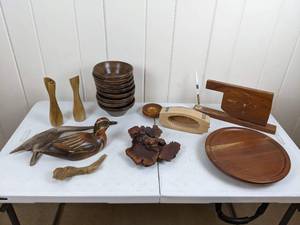 lot 59 image: Collection of Decorative Wood Clock, Bowls, Duck, Quality Heirloom Wooden Ware Lazy Susan and More