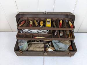 lot 5 image: Vintage Tackle Box with Fishing Supply, Lures and Spinner Baits