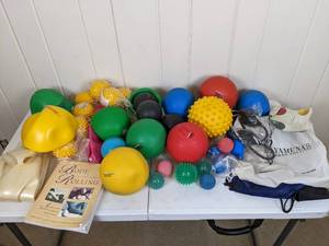 lot 68 image: Assortment of 2 12 - 6 Yamuna Body Rolling Balls, Multi-Colored