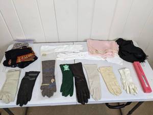 lot 25 image: Assortment of Womens Hand Gloves and Scarves