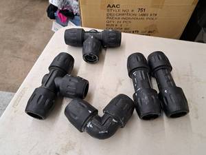 Lot of (6) Fittings - (2) DN40 1-12 T, (1) 90-Degree Elbow, (2) Unions