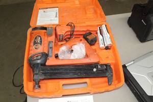 Ramset TrakFast Fastener with (3) Batteries, Charger, Case