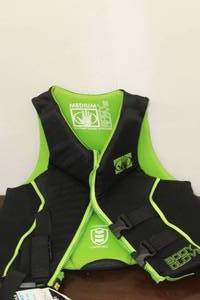 Body Glove Size Medium Life Jacket