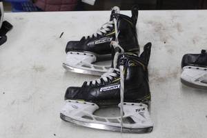 Bauer Size 7 Mens Hockey Skates