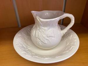 lot 248 image: White Pitcher and Wash Basin Set