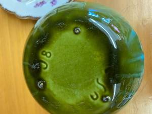 lot 700 image: Decorative Glass Pieces
