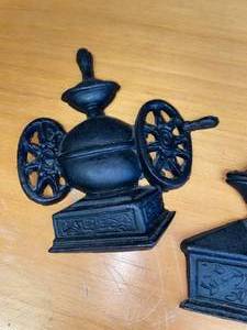 lot 475 image: Cast Metal Wall Decor Grouping