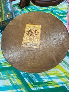 lot 702 image: Primitive Vintage 3 Legged Stool