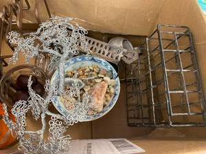 lot 459 image: Mixed Lot of Small Collectibles