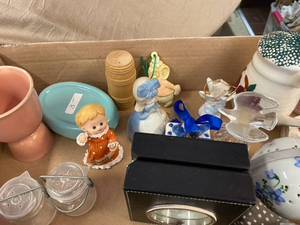 lot 705 image: Mixed Lot of Small Decorative and Collectibles