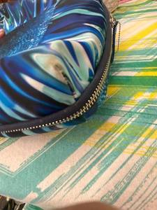 lot 330 image: 2 MakeupTravel Bags in Bold Blue Design