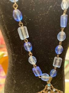 lot 411 image: Antique Blue Bead Necklace w4 Point Star Pendant