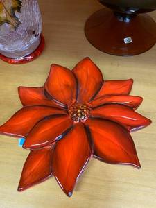 lot 254 image: Decorative Items in Red