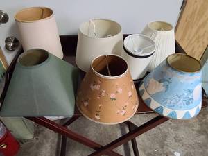 lot 42 image: Mixed Lot of Medium Size Lamp Shades