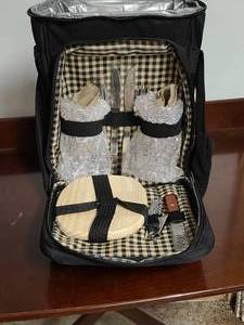 lot 50 image: Secura Toppers Wine and Cheese Backpack