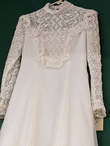 lot 69 image: Conservative Vintage Wedding Dress