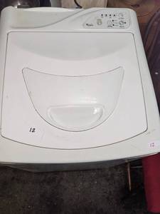 lot 8 image: Whirlpool Washing Machine 