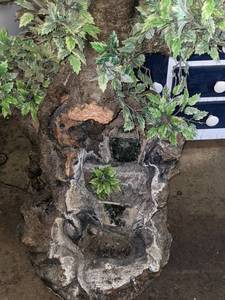 lot 13 image: Faux Tree Fountain Table