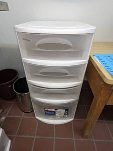 lot 104 image: Sterilite 2 Drawer Storage Cart, White