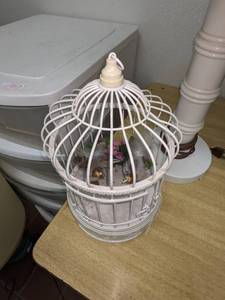 lot 119 image: Small Lamp and Musical Birdhouse
