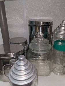 lot 105 image: Mixed Lot of GlasswareContainers
