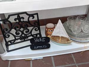 lot 110 image: Glassware and Decor Items