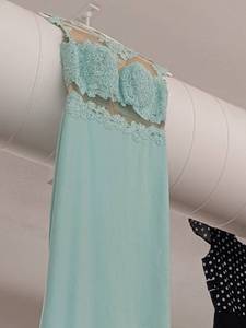 lot 86 image: Seafoam Green Formal Sleeveless Dress, Size 4