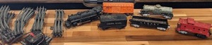 lot 87 image: Box of Lionel Train Cars and Track