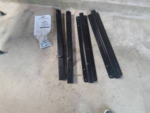 lot 16 image: PullRite 4409 Industry Standard Base Rail Adapter