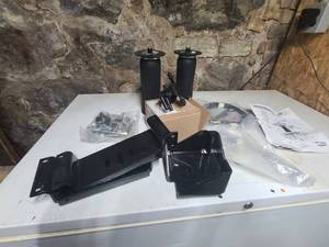 lot 5 image: AIR LIFT 59542 Ride Control Rear Air Spring Kit , Black