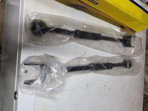 lot 41 image: MOOG Steering & Suspension RK641864 Control Arm (2)