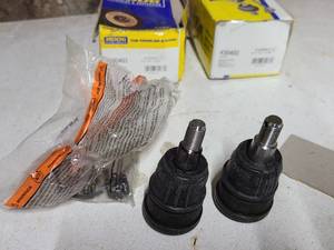 lot 48 image: MOOG Steering & Suspension K90493 Ball Joint
