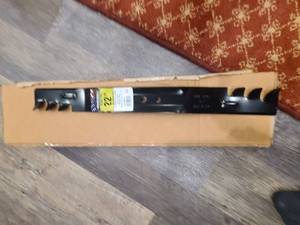 lot 91 image: MaxPower 331376XB Commercial Mulching Mower Blade Replaces OEM no. 108-9764-03,131-4547-03, black