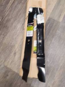 lot 92 image: MaxPower 331737B Mulching Blade for 21 in. Cut Craftsman, Husqvarna, Poulan Mowers Replaces OEM #s 165833, 175052,