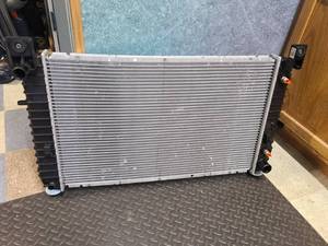 lot 95 image: 1999-2004 Chevrolet Silverado 1500 - Radiator, 4.8L5.3L, 28x17 Core, Without Rear Air