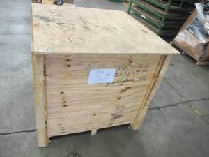 lot 520 image: 12 Inch Thick Wooden Pallet Crate with Cover