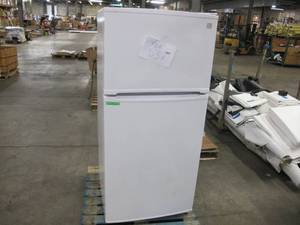 lot 587 image: Kenmore 18 cu. ft. Top Freezer Refrigerator with Glass Shelves and Garage Ready - NOT WORKING