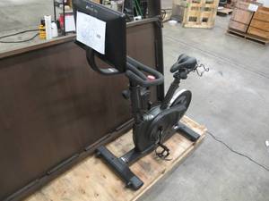 lot 592 image: Echelon Exercise Bike EX-4s-10 - Working with cracked corner of screen