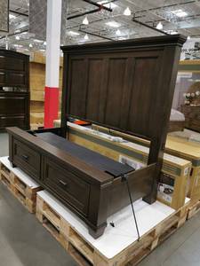 lot 593 image: Universal Broadmoore Vayden Storage Bed, King Size