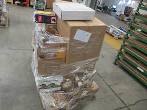 lot 594 image: Pallet of Store Overstock, Returns, Missing Parts, and Damaged Products