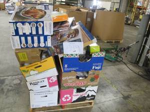 lot 599 image: Pallet of Store Overstock, Returns, Missing Parts, and Damaged Products