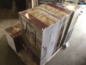 Pallet with assorted Lightning various models and conditions see pictures customer returns